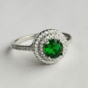 Emerald CZ Halo ring in sterling silver size 8 🆕